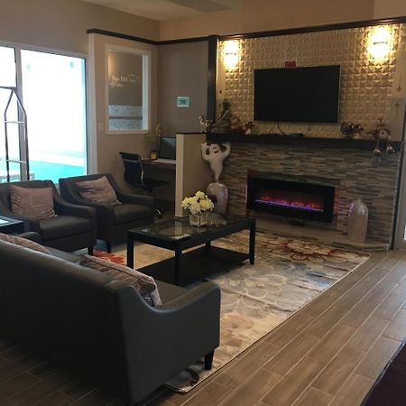 Bay Hill Inns & Suites Neepawa Екстериор снимка