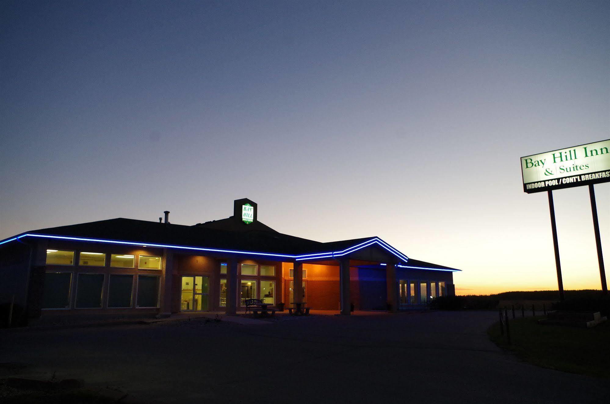 Bay Hill Inns & Suites Neepawa Екстериор снимка