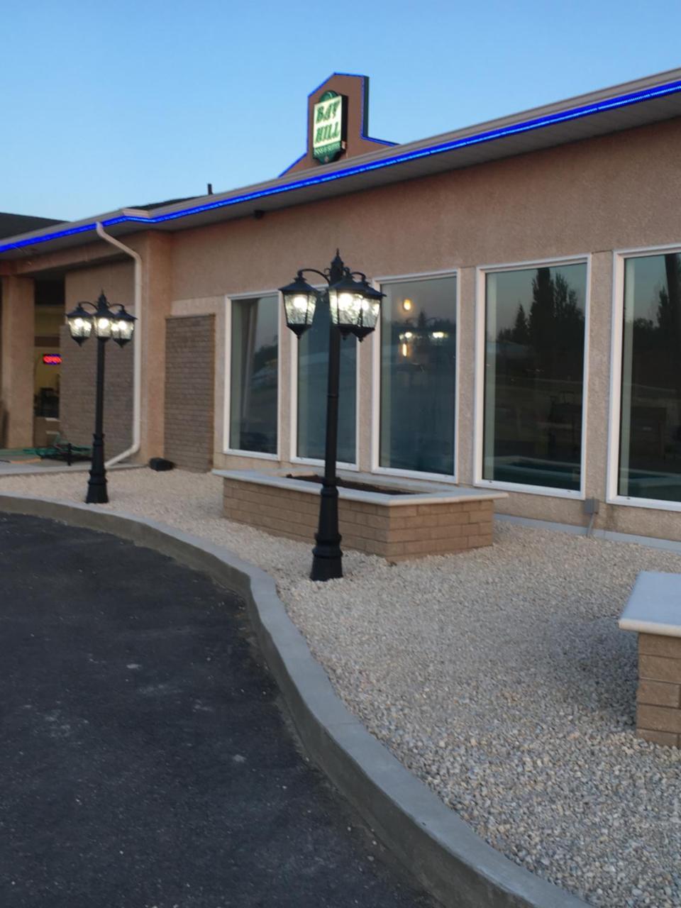 Bay Hill Inns & Suites Neepawa Екстериор снимка